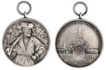 Tragbare Silbermedaille 1903 v. Mayer & Wilhelm, Stgt., a.d. 400-jährige Jubiläum der Schützengesellschaft, 40 mm, 26,31 g vorzüglich, mattiert