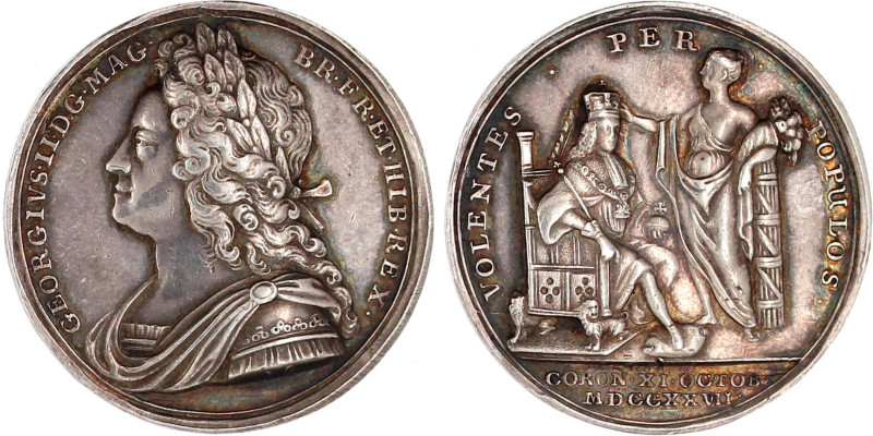 Silbermedaille 1727, von John Croker. Auf seine Krönung zum englischen König. Br...