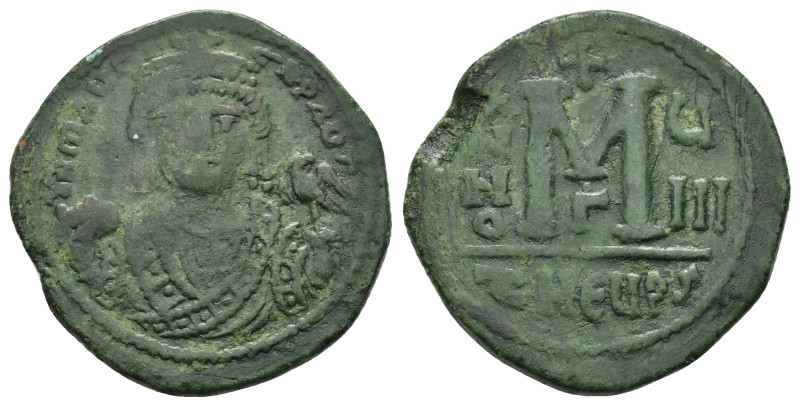 MAURICE TIBERIUS.(582-602).Antioch.Follis.

Obv : D N MAURI C N P AVT.
Crowned f...