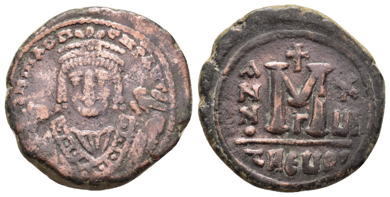 MAURICE TIBERIUS.(582-602).Antioch.Follis.

Obv : D N MAURI C N P AVT.
Crowned f...