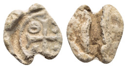 BYZANTINE LEAD SEAL.(Circa 7th-11th Century).Pb.

Condition : Good very fine.

Weight : 2.06 gr
Diameter : 12 mm