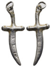ANCIENT ROMAN SILVER SWORD PENDANT.(1st- 3rd century).Ar.

Condition : Good very fine.

Weight : 2.06 gr
Diameter : 36 mm