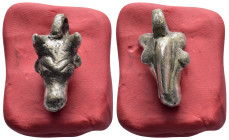 ANCIENT ROMAN SILVER BULL HEAD FIGURINE (1st- 3rd century).Ar.

Condition : Good very fine.

Weight : 10.28 gr
Diameter : 25 mm