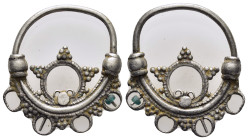 ANCIENT ROMAN SILVER EARRING.(3rd-4th century).Ar.

Condition : Good very fine.

Weight : 4.05 gr
Diameter : 28 mm