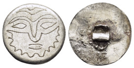 ROMAN SILVER PENDANT.(Circa 3th century).Ar.

Condition : Good very fine.

Weight : 2.67 gr
Diameter : 18 mm