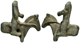 ANCIENT ROMAN BRONZE HORSEMAN FIGURINE.(1st - 2nd Century).Ae.

Condition : Good very fine.

Weight : 259.72 gr
Diameter : 72X64  mm