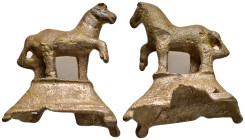 ANCIENT ROMAN BRONZE HORSE FIGURINE.(1st - 2nd Century).Ae.

Condition : Good very fine.

Weight : 35.70 gr
Diameter : 47 mm