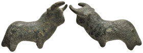 ANCIENT ROMAN BRONZE BULL FIGURINE.(1st - 2nd Century).Ae.

Condition : Good very fine.

Weight : 20.26 gr
Diameter : 29 mm