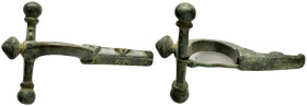 ANCIENT GREEK BRONZE FIBULA.(4th-3th Century BC).Ae.

Condition : Good very fine.

Weight : 28.54 gr
Diameter : 64 mm