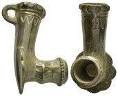 ANCIENT ISLAMIC BRONZE PIPE.(17th century).Ae.

Condition : Good very fine.

Weight : 9.66 gr
Diameter : 34 mm