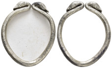 ANCIENT ROMAN SILVER BRACELET.(1st- 3rd).Ar.

Condition : Good very fine.

Weight : 14.82 gr
Diameter : 38 mm