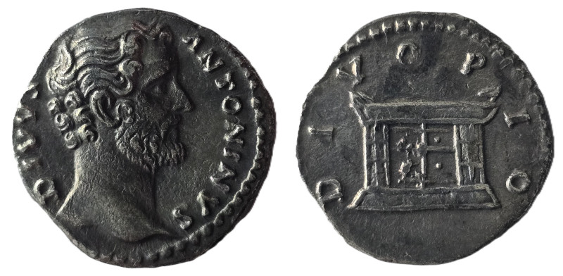 Roman Imperıal Coıns…...
Divus Antoninus Pius AD 161. Rome
Denar AR
DIVVS ANT...