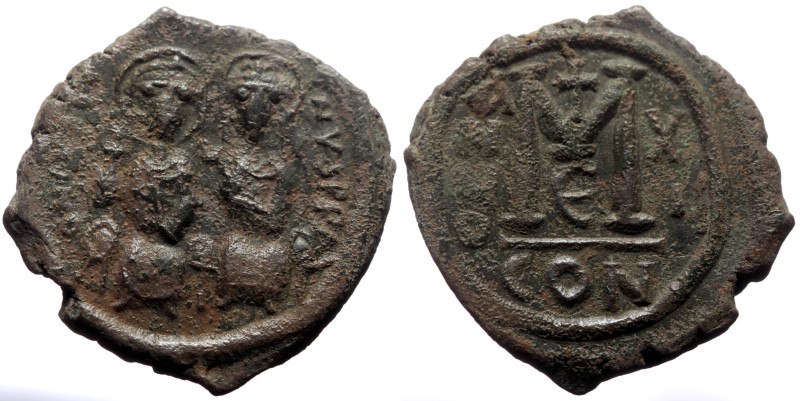 Follis Æ
Byzantine
28 mm, 14,08 g