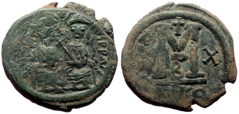 Follis Æ
Byzantine
28 mm, 12,48 g