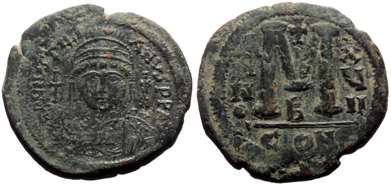 Follis Æ
Byzantine
35 mm, 20,72 g