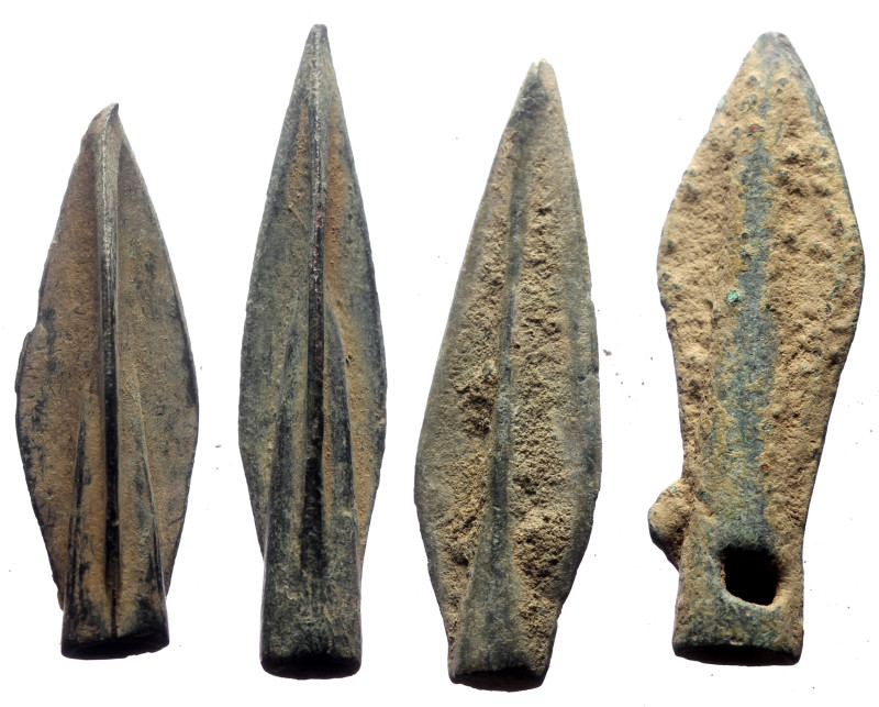 Arrowheads, 3,04-4,04 cm, 16,11 g