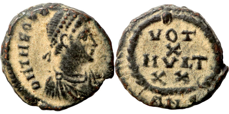 Constantinus I. (306-337 AD). Æ Follis. Obv: CONSTANTINVS MAX AVG. laureate bust...