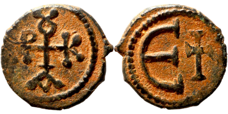 Byzantine coin bronze

13mm 1,54g