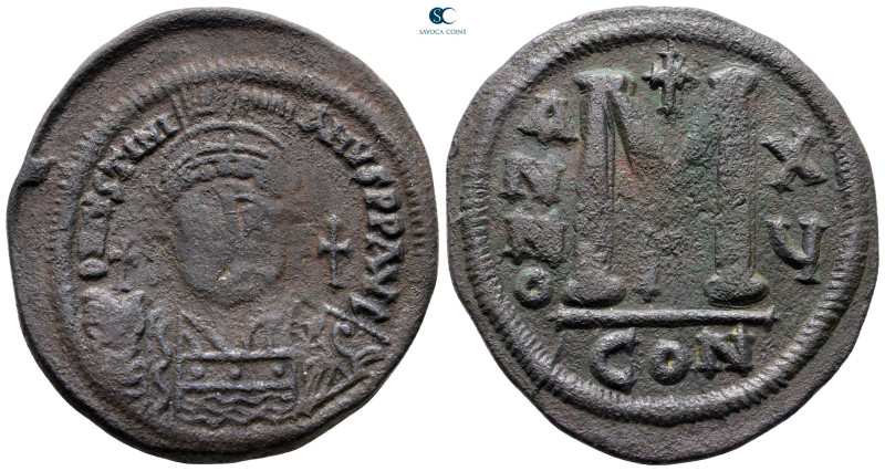 Justinian I AD 527-565. Constantinople
Follis or 40 Nummi Æ

41 mm, 21,39 g
...