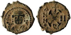 Tiberius II. Constantine. (578-582 AD). 10 Nummi. Constantinople. Obv: cuirassed bust facing holding globus cruciger. Rev: X. cross above. artificial ...