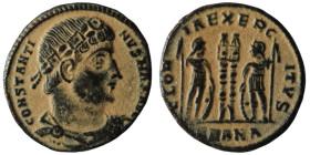 Constantinus I. (306-337 AD). Æ Follis. Antioch. Obv: CONSTANTINVS MAX AVG. laureate bust of Constantinus I. right. Rev: GLORIA EXERCITVS. two soldier...