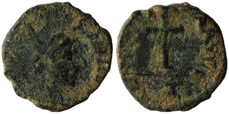 Theodosius II. (402-450 AD). Æ Nummus. Antioch. 11mm, 0,52g