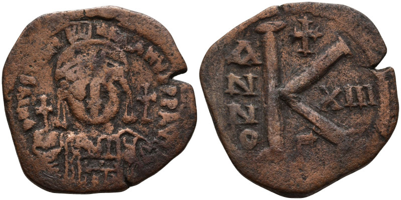 Justinian I (527-565 AD). Constantinople.
AE Half Follis (30.6mm 10.82g)
Obv: ...