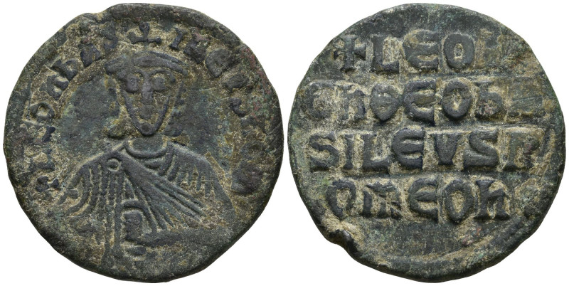 Leo VI the Wise (886-912 AD). Constantinople
AE Follis (26.6mm 7.14g)
Obv: + L...