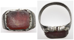 Ancient ring with gem stone
(6.27g 24mm diameter)