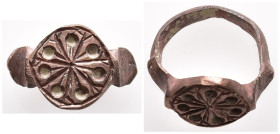 Ancient ring
(6.85g 24mm diameter)