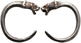 Ancient lion earring
(4.04g 26.3mm diameter)