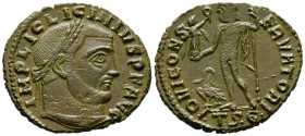 LICINIO I. Follis. (Ae. 3,28g/23mm). 312-313 d.C. Tesalónica. (RIC 60 var). Anv: Cabeza laureada de Licinio I a derecha, alrededor leyenda: IMP LIC LI...