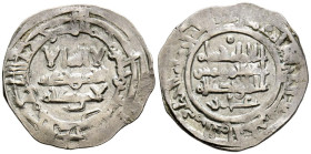CALIFATO DE CÓRDOBA. Hisham II. Dirham. (Ar. 3,06g/24mm). 383H. al-Ándalus / الاندلس. (Vives 517; Frochoso 383.9). MBC+.