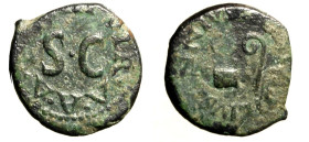 AUGUSTO (27 a. C.-14 d. C.) Quadrante. Monetari Lamia, Silius and Annius. LAMIA SILIVS ANNIVS, simpulum e lituus R/ III VIR AAAFF intorno a S C. C. 33...