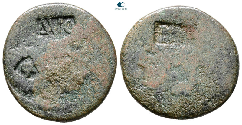 Augustus 27 BC-AD 14. Rome
As Æ

25 mm, 6,12 g



Fine