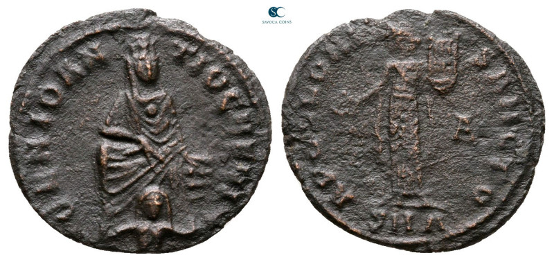 Time of Maximinus II AD 310-313. Antioch
Follis Æ

15 mm, 1,19 g



Nearl...