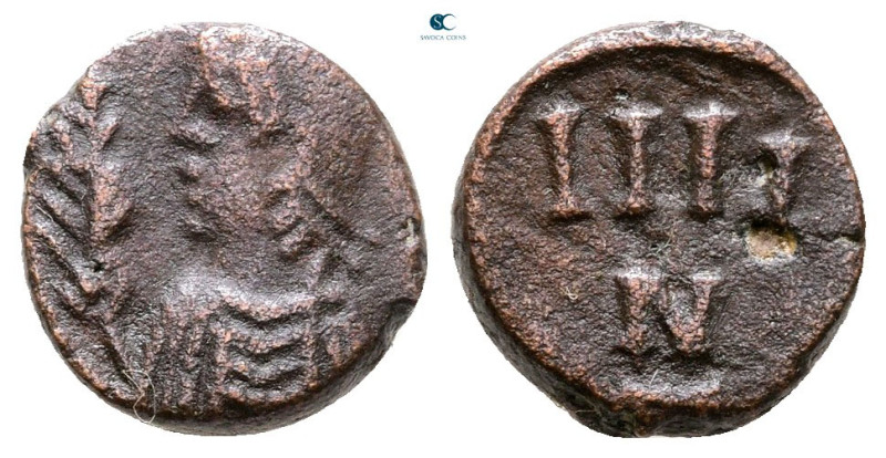 The Vandals. Carthage AD 480-533. Municipal Coinage.
Æ 4 Nummi

10 mm, 1,51 g...