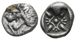 Miletus
Obol circa 500-494, AR . Forepart of lion r., head looking backwards, with open jaws and tongue protrudring. Rev. Floral pattern in incuse squ...