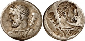 RÖMISCHE REPUBLIK : Silbermünzen. 
Gnaeus Cornelius Blasio Gnaei filius 112-111 v. Chr. Denar 3,79g. Büste des bärtigen Hercules, im Löwenfell, mit K...