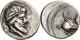 RÖMISCHE REPUBLIK : Silbermünzen. 
Quintus Titius 90 v. Chr. Denar 3,82g. Bärt. Götterkopf m. Flügeldiadem n.r.&nbsp;/ Pegasusstatue auf Basis mit [Q...