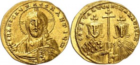 BYZANZ. 
KONSTANTIN VII. mit ROMANOS I. Lekapenos 920-944. Solidus (945-959) 4,36g, Constantinopel. Christusbüste mit Perlennimbus, r. Hand erhoben, ...