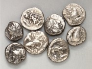 GRIECHEN. 
Allgemein: Silbermünzen. 8 Kleinmünzen Silber: meist 4. Jh. v. Chr.: KILIKIEN / Satrap Mazaios Obol, THRAKIEN, Siris 1/8 Stater, sowie wei...