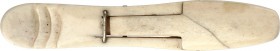 Europa. 
TÜRKEI. 
Schnellwaage, o.J. Bein, Länge 10cm, mit Metall-Justierungen; ohne Bezeichnungen. . 

geklebte Brüche