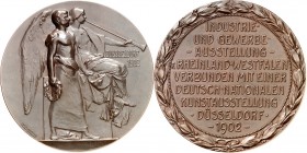 DEUTSCHE STÄDTE. 
Alphabetisch. 
DÜSSELDORF. Medaille 1902 (v.&nbsp;Heinz Müller b.&nbsp;Oertel) a.&nbsp;d. Industrie- und Gewerbeausstellung Rheinl...