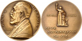 PERSONEN. 
MEDIZINER, darunter Sammlung Dr. Bösing. 
METADIER, Paul +1933. Medaille 1933 (v. P.M. Dammann) Brb. n.l. // Hygieia steht mit erhobener ...