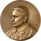 PERSONEN. 
MEDIZINER, darunter Sammlung Dr. Bösing. 
RAVAUT, Paul *1872 +1934. Medaille 1934 (v. C. Grange) Brb. n.l. // 10 Z. Text. Gelbbr-70mm. Rd...