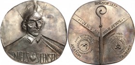 PERSONEN. 
MEDIZINER, darunter Sammlung Dr. Bösing. 
STENSEN, Niels *1638 Kopenhagen +1686 Schwerin. Medaille 2001 (v. P.-G. Güttler) Brb. mit Biret...