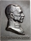 PERSONEN. 
MILITÄRS. 
SEECKT, Hans von *1866 Schleswig +1936 Berlin. Plakette o.J. (v. E. Seger, b. Lauchhammer) Brb. in Uniform n.r., Orig.-Aufhäng...