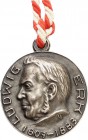 PERSONEN. 
MUSIKER und KOMPONISTEN. 
ERK, Ludwig * 1807 Wetzlar + 1883 Berlin, Medaille 1938 (v.Güngerich) d. 3.Gausängerfestes. Niggl -. . 

vz