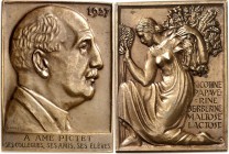 PERSONEN. 
NATURWISSENSCHAFTLER. 
PICTET, Amé *1857 Genf +1937 ebd. Plakette 1927 (v. G. Angst) Widmung s. Kollegen, Freunde und Schüler. Brb. n.r. ...